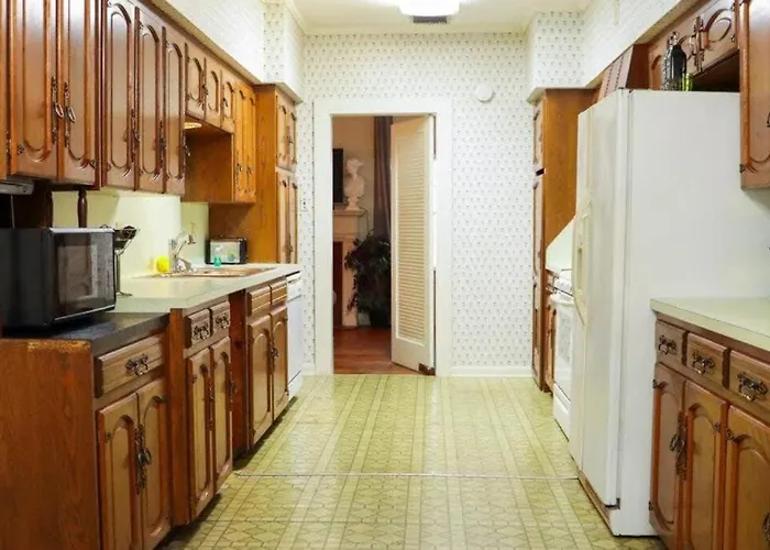 Your Crew's Away From Appartement